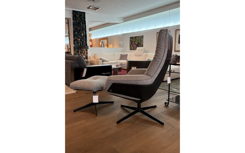 Relaxsessel + Hocker "Daron" von den Bielefelder Werkstätten