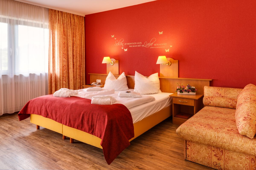 MANDELBLÜTE IN DER PFALZ - 5 Übernachtungen für 2 Personen im Doppelzimmer Im Hotel Die kleine Blume