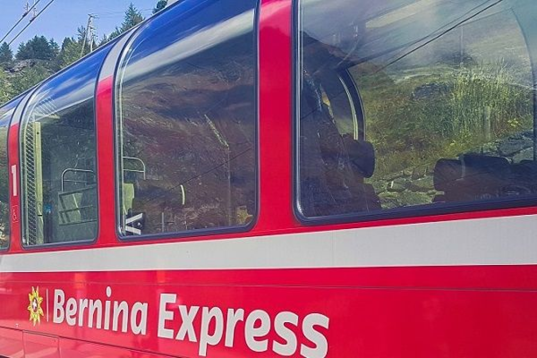 Im Bernina Express von Tessin nach Graubünden – 9-tägige Alpenreise für 2 Personen